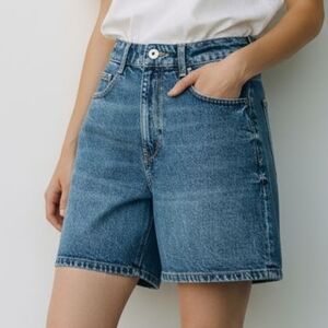 EUC Zara Size 4 High Waisted 80s Blue Mom Jean Shorts!!